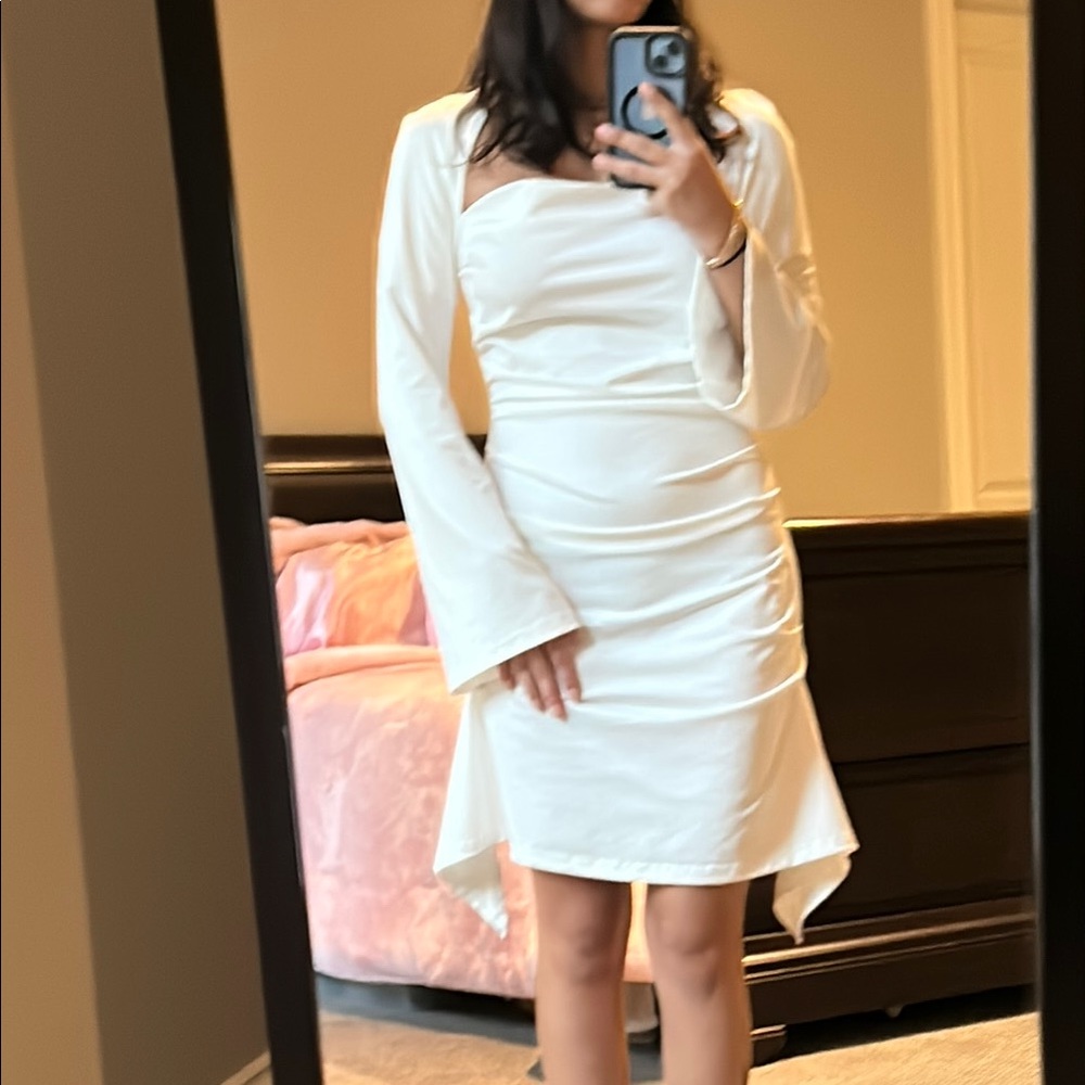 Elegant White Long-Sleeve Dress
